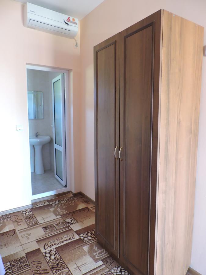 Guesthouse U Moti New Athos Exterior photo